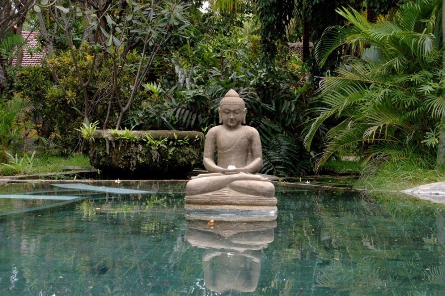 pariteit bladerdeeg zakdoek Een Boeddha als tuinposter in uw tuin of een prachtig beeld | Tuinposter.nl